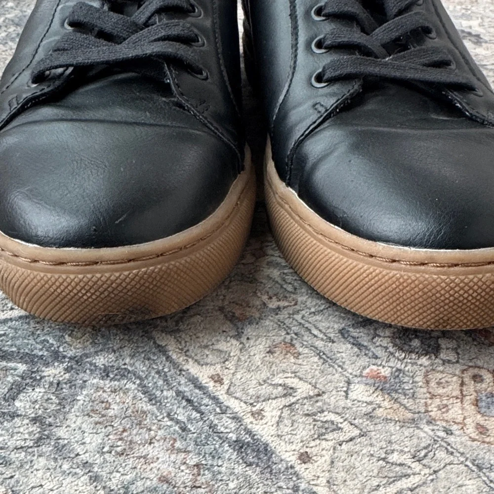 Banana Republic Black Leather Sneakers Gum Sole Lace Up Size 10 Casual